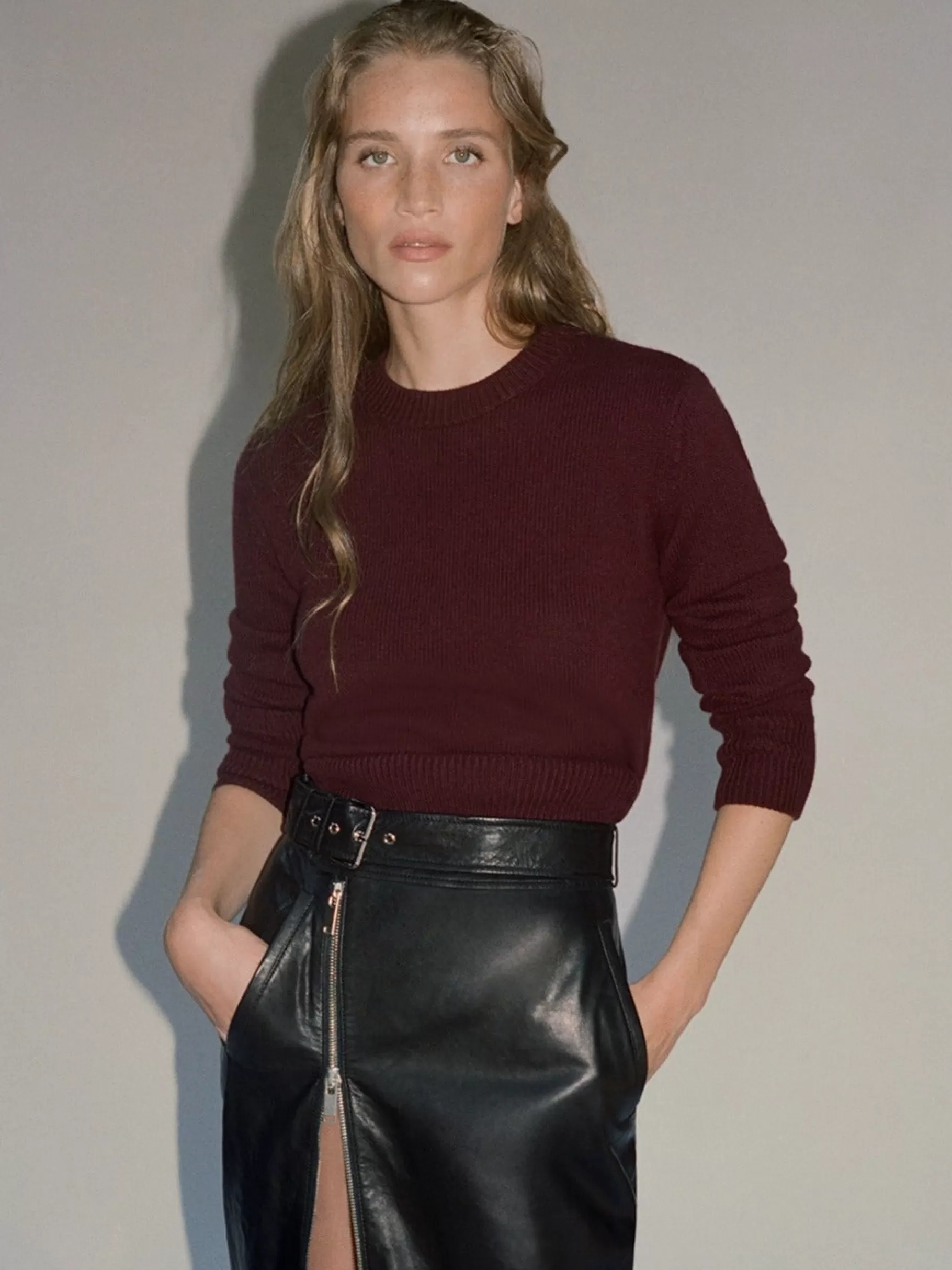 Sweaters*FRAME Cashmere Clean Crew in Deep Burgundy Deepburgundy