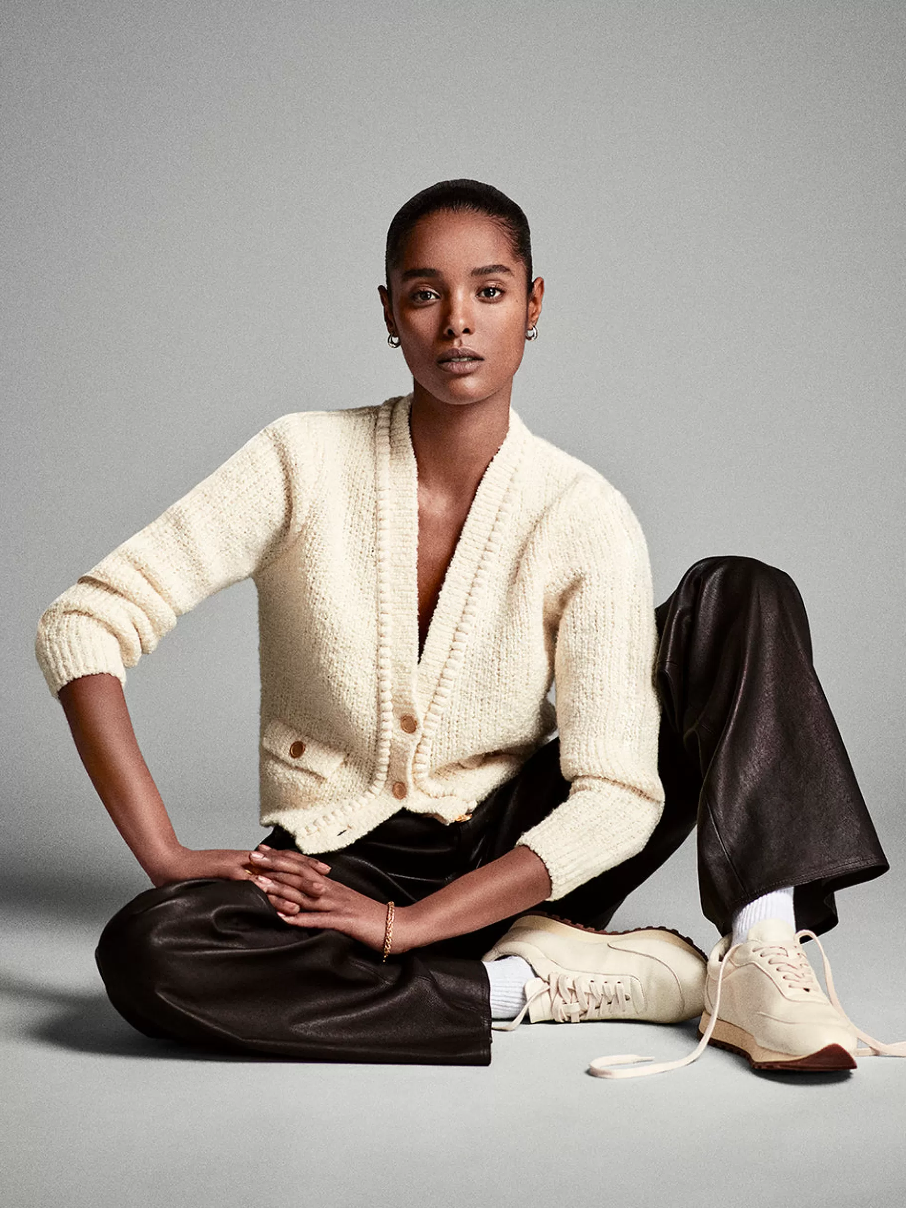 Sweaters*FRAME Double Pocket Cropped Cardi in Cream