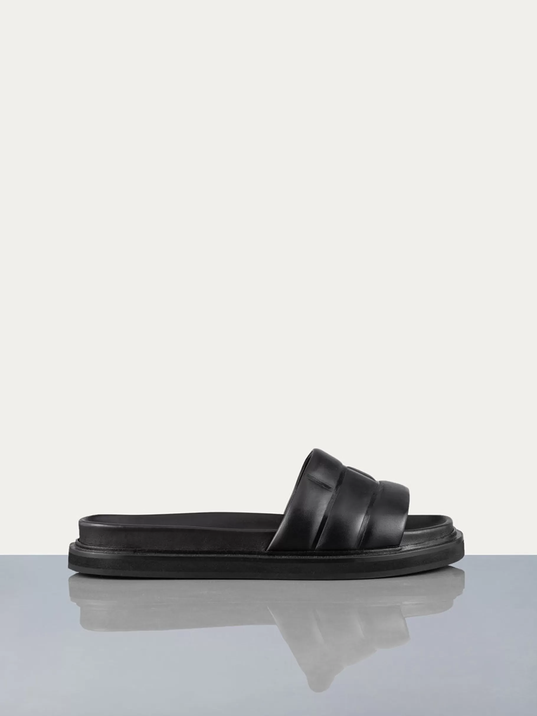 Accessories & Shoes*FRAME Men's Sandal in Noir