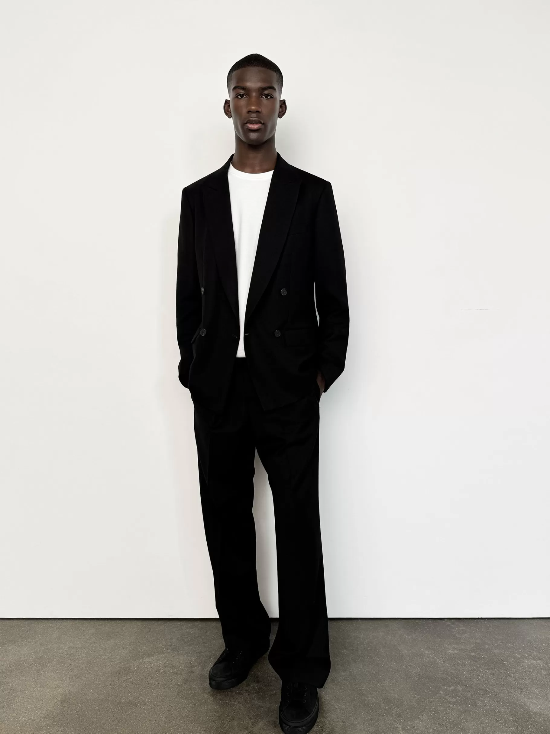 Pants & Shorts*FRAME Modern Trousers in Black