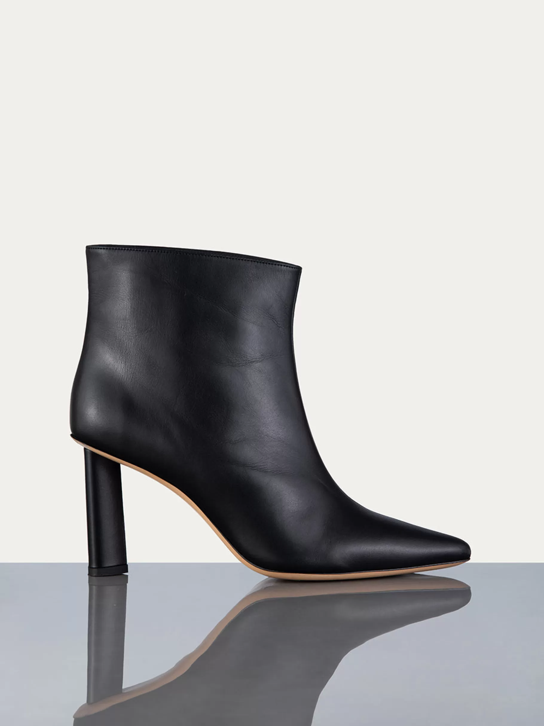 All Accessories & Shoes*FRAME Odette Bootie in Noir
