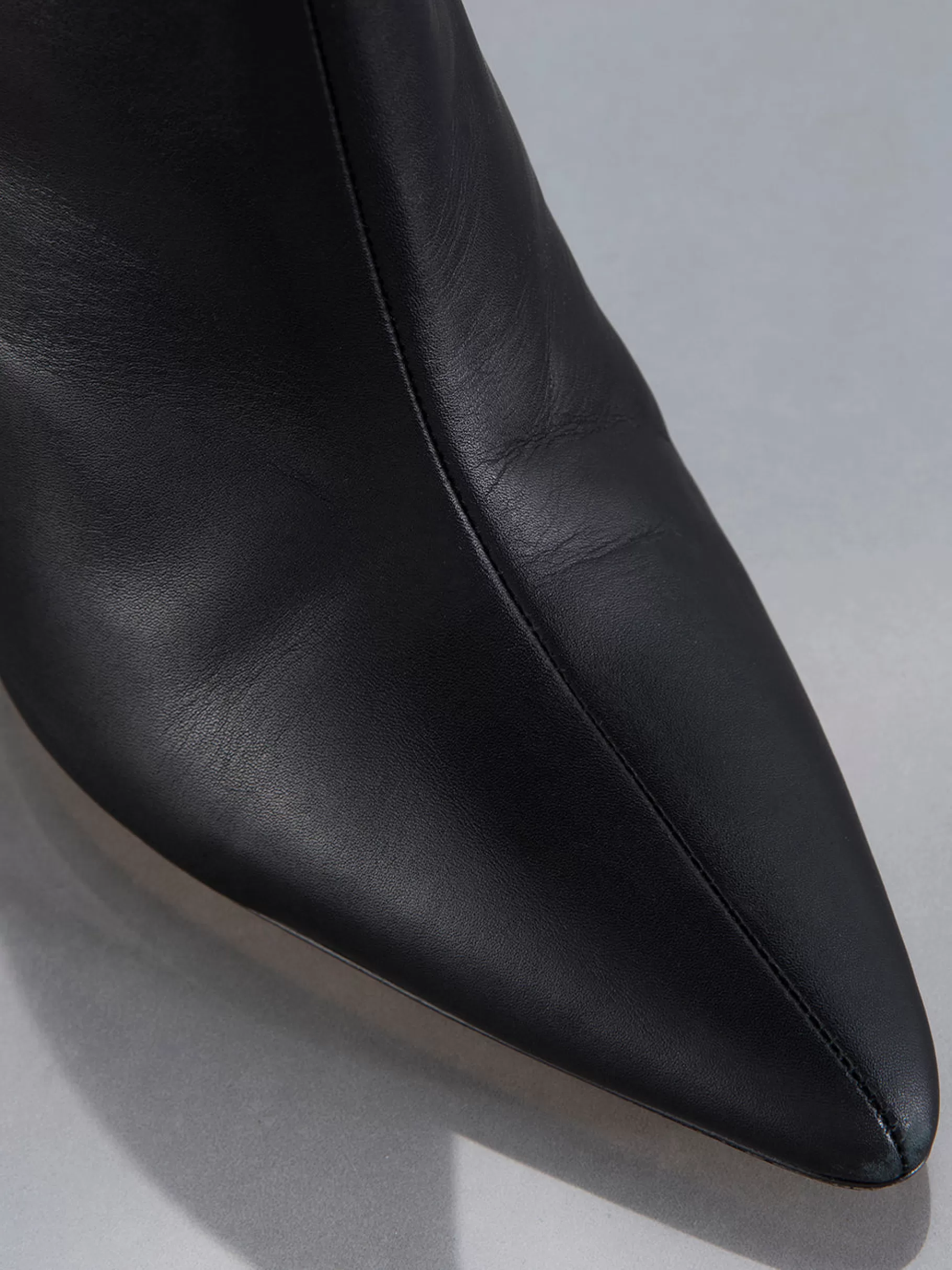 All Accessories & Shoes*FRAME Odette Bootie in Noir