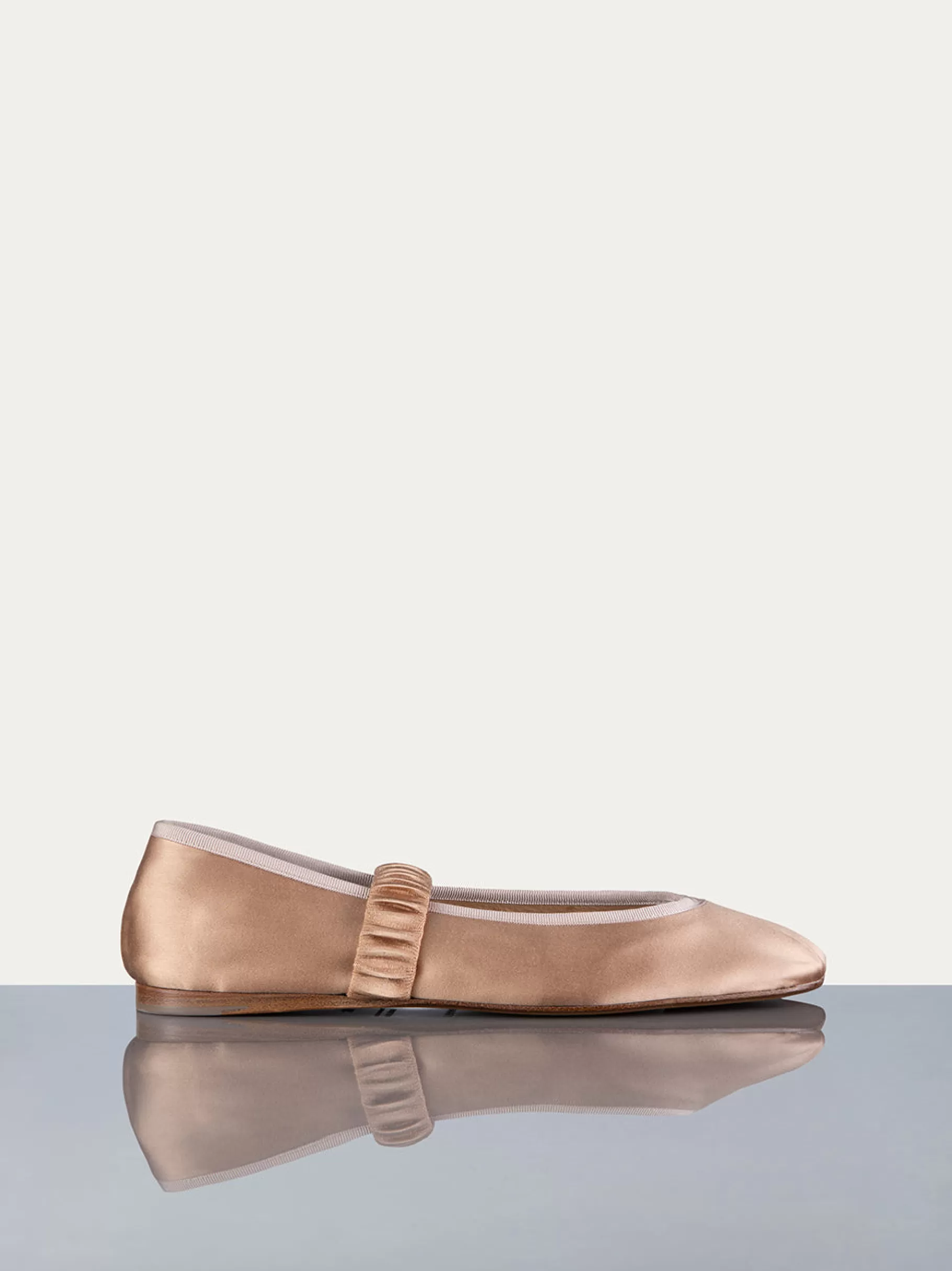 All Accessories & Shoes*FRAME Odin Ballet Flat in Blush