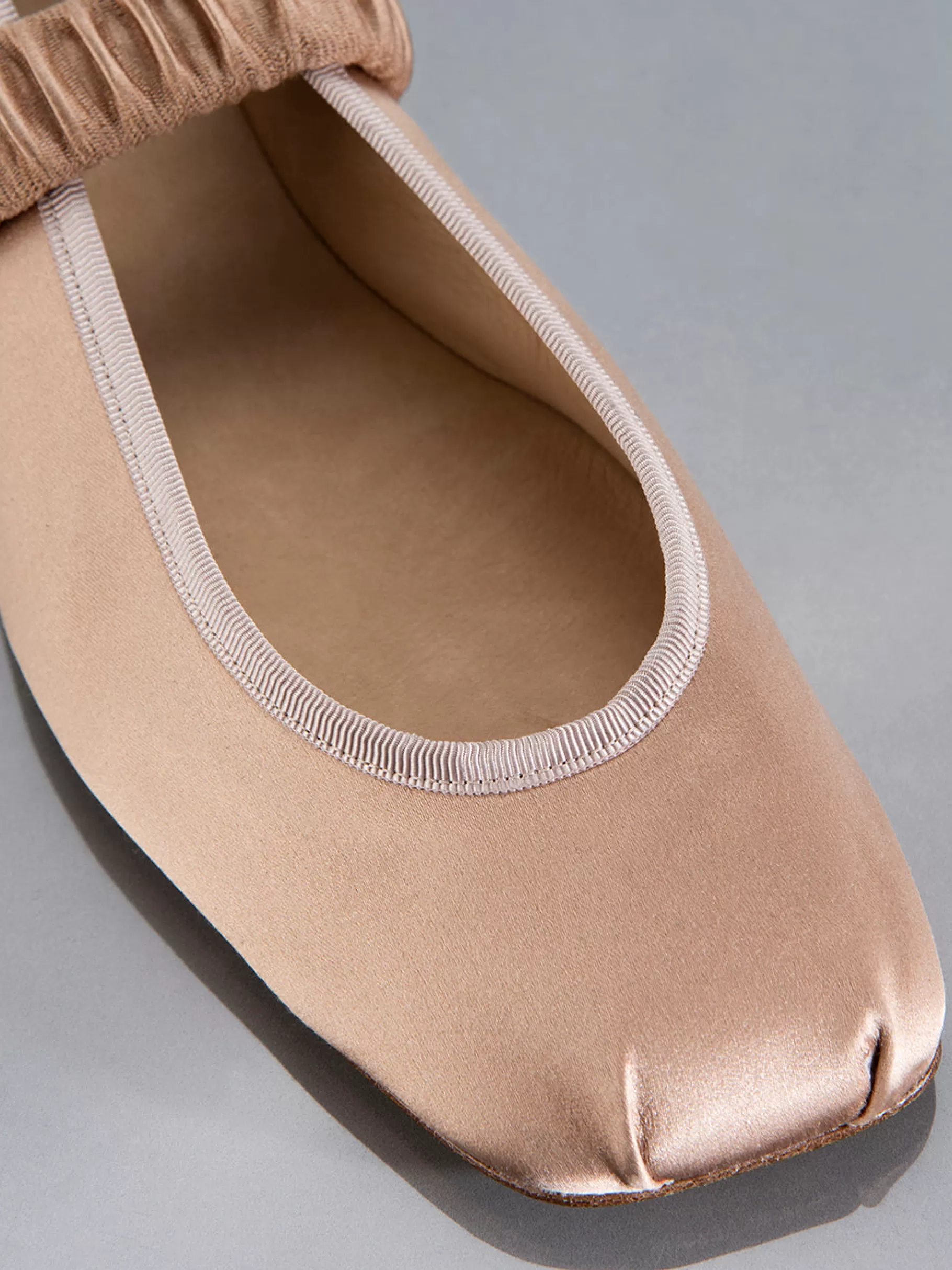 All Accessories & Shoes*FRAME Odin Ballet Flat in Blush