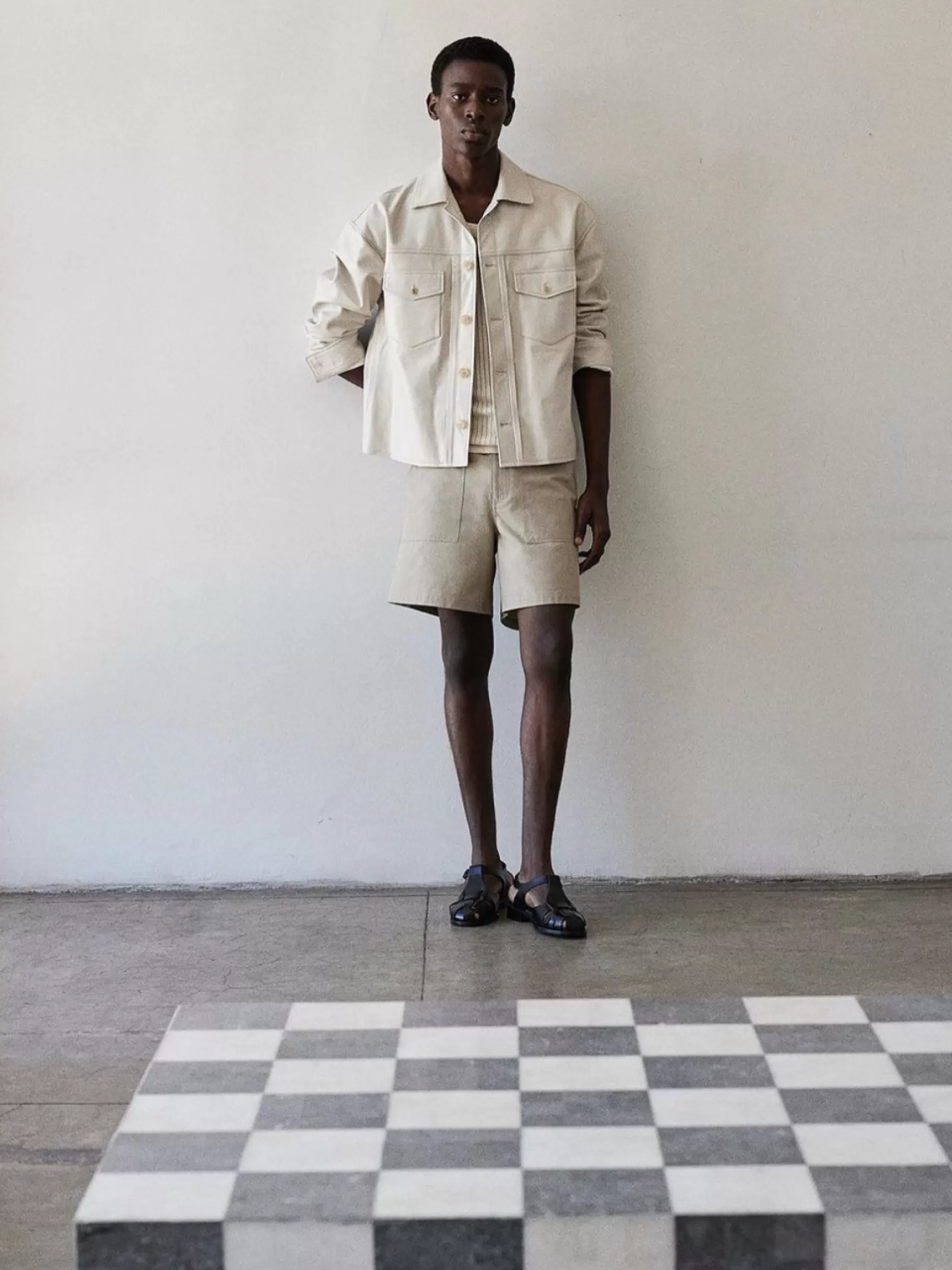 Pants & Shorts*FRAME Patch Traveler Short in Dark Beige Darkbeige