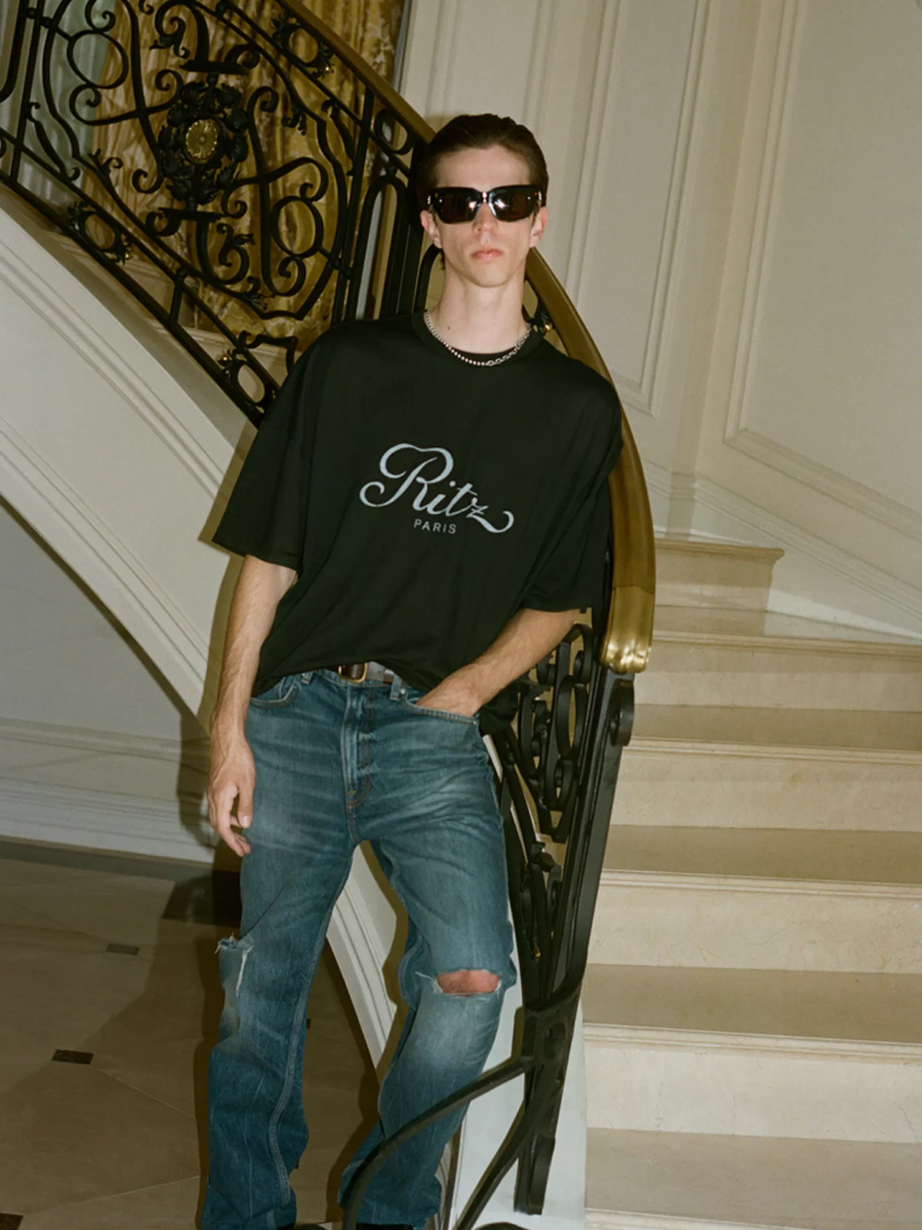 Tees & Polos*FRAME Ritz Men's Cropped Relaxed T Shirt in Black