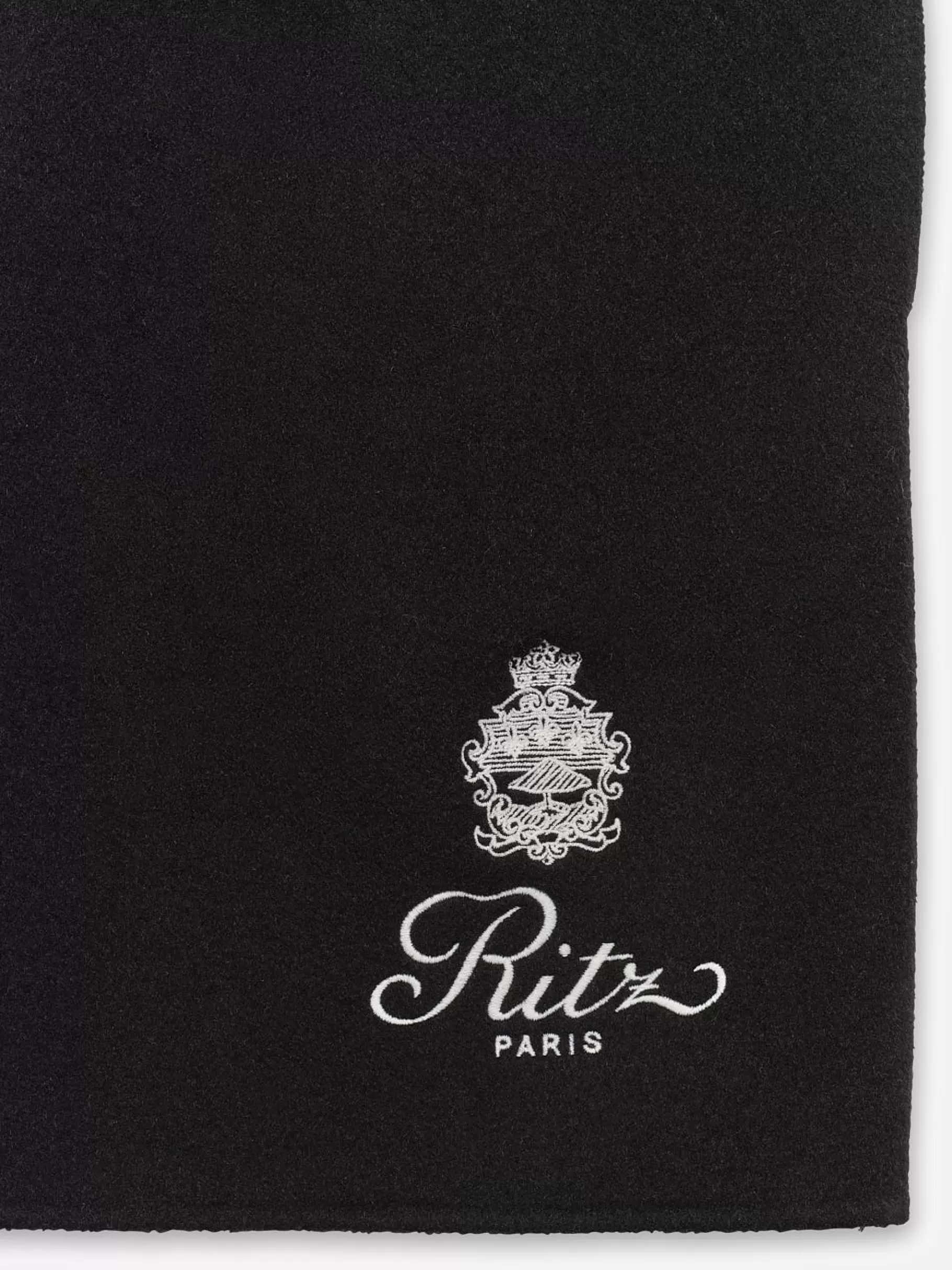 Pants & Shorts*FRAME Ritz Men's Wool Short in Black